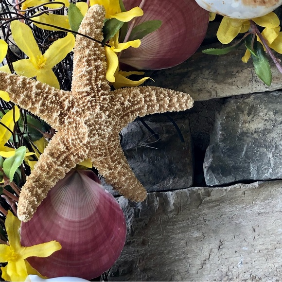 New! Seashell Starfish Forsythia Floral Willow Wreath - Picture 3 of 15